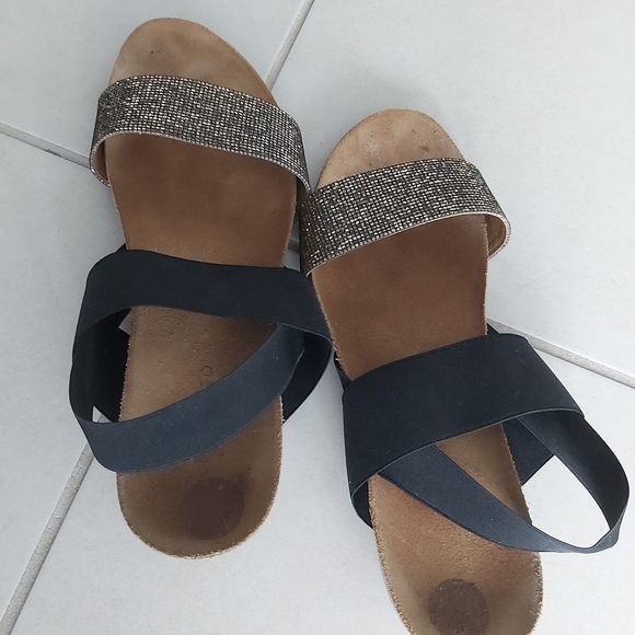 Sandals - Picture 6 of 6